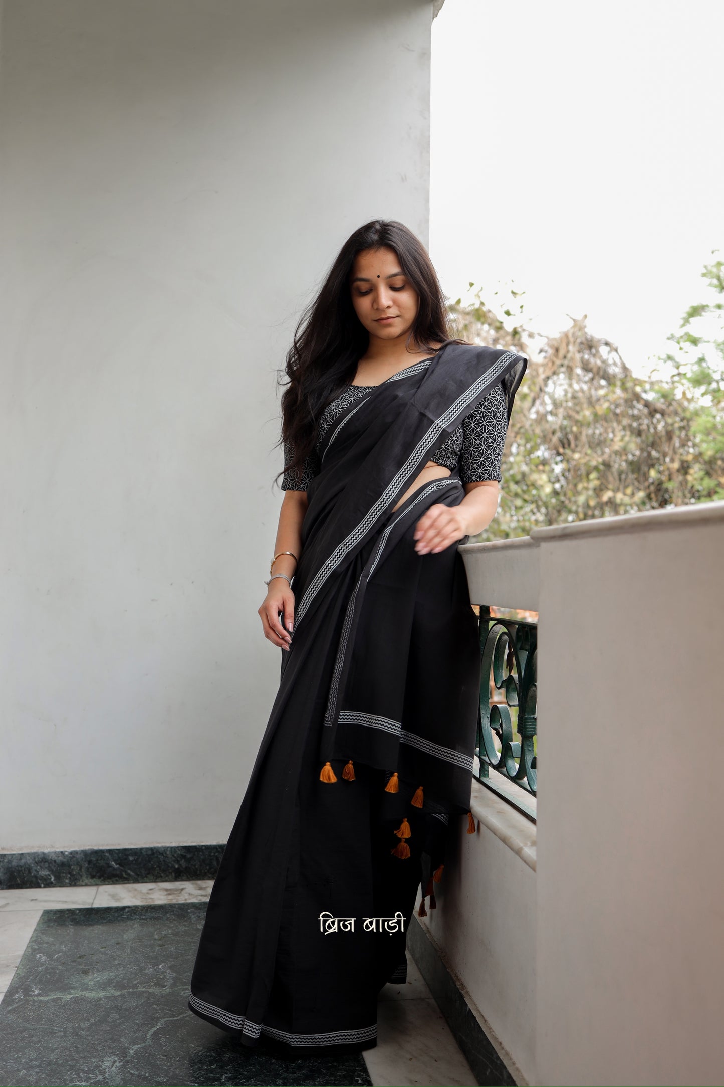 GAURANGI- Handcrafted Mulmul Saree